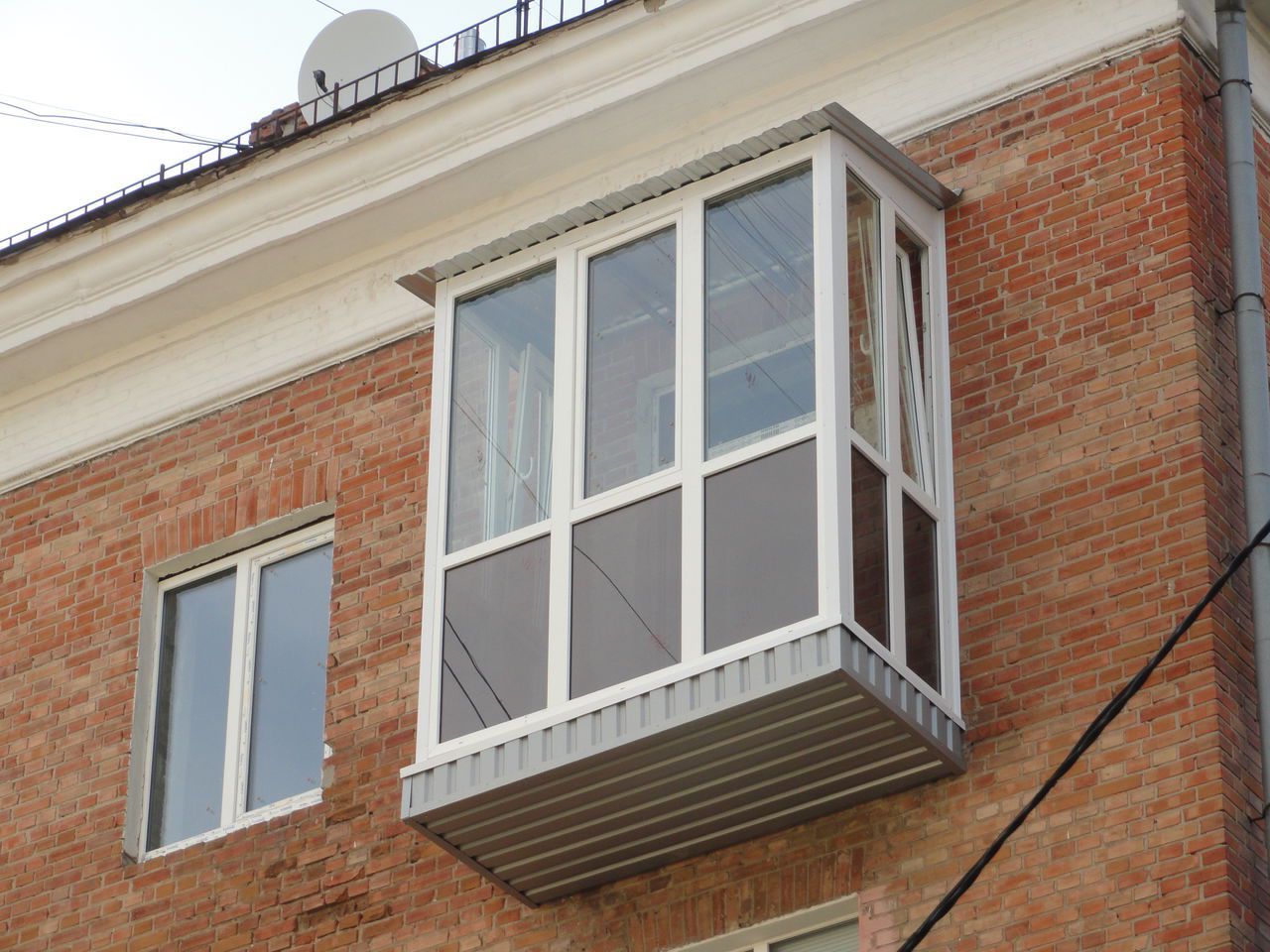 Остекление балкона от пола до потолка